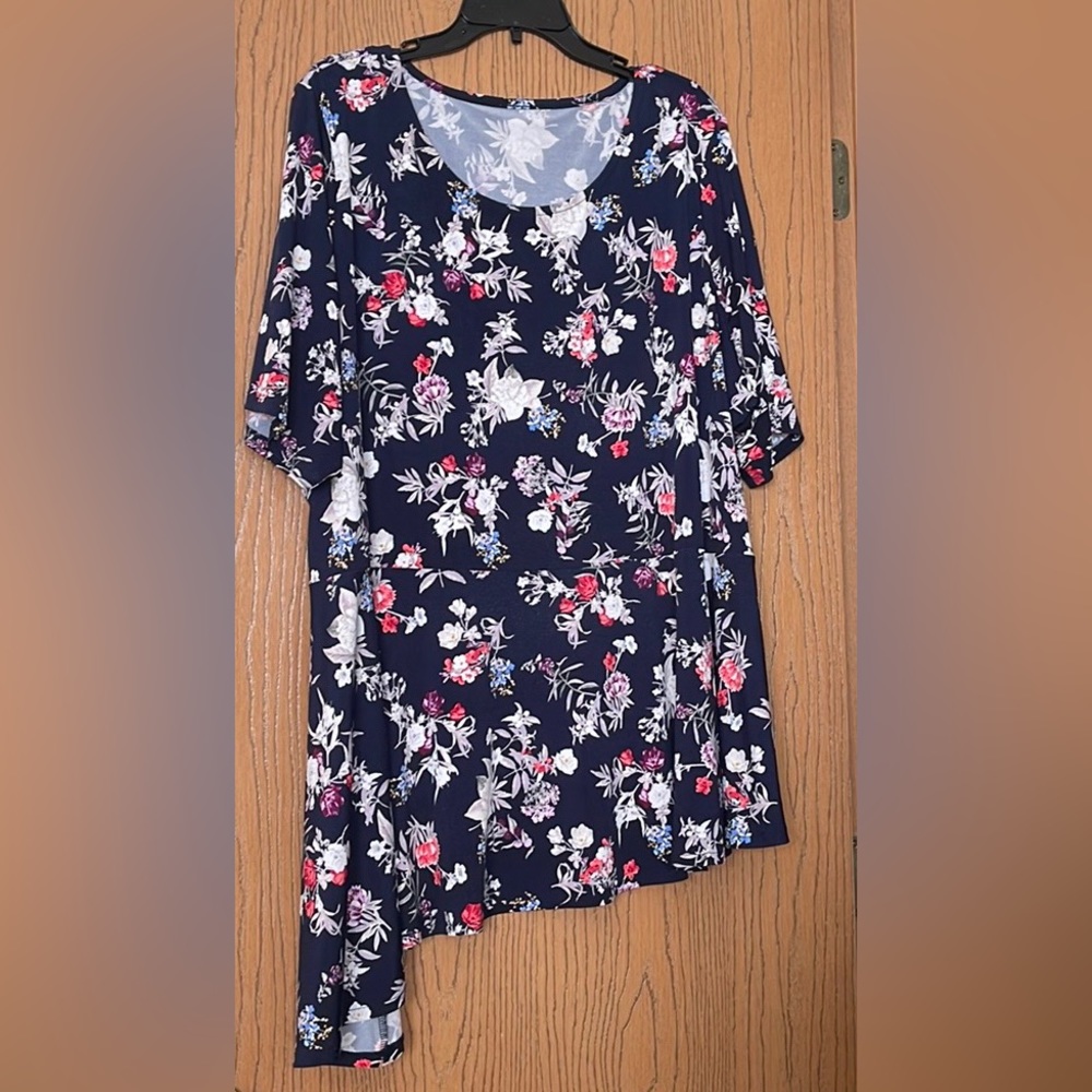 Lane Bryant Asymmetrical Top size 26-28